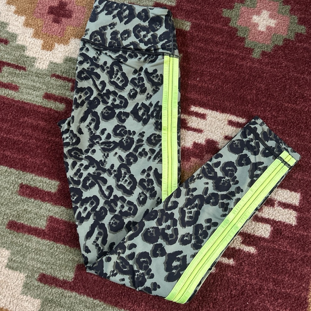 NWOT Victoria's Secret Sport Leggings